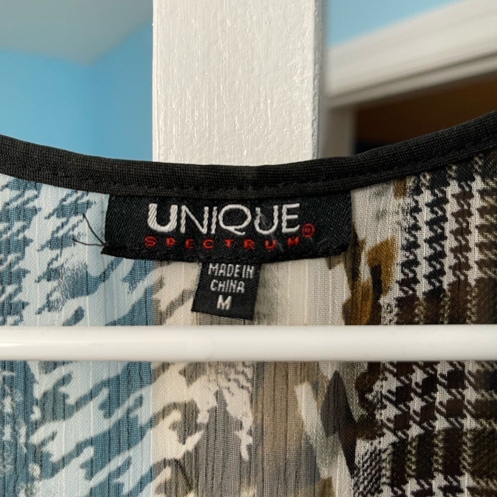 Unique Spectrum Sheer Top - Picture 2 of 6